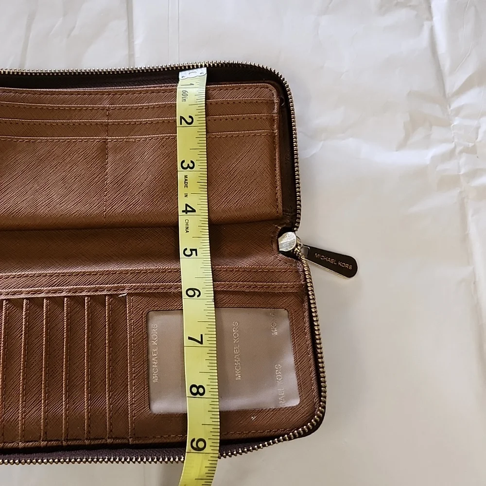 MICHAEL KORS EST.1981 WRISTLET WALLET